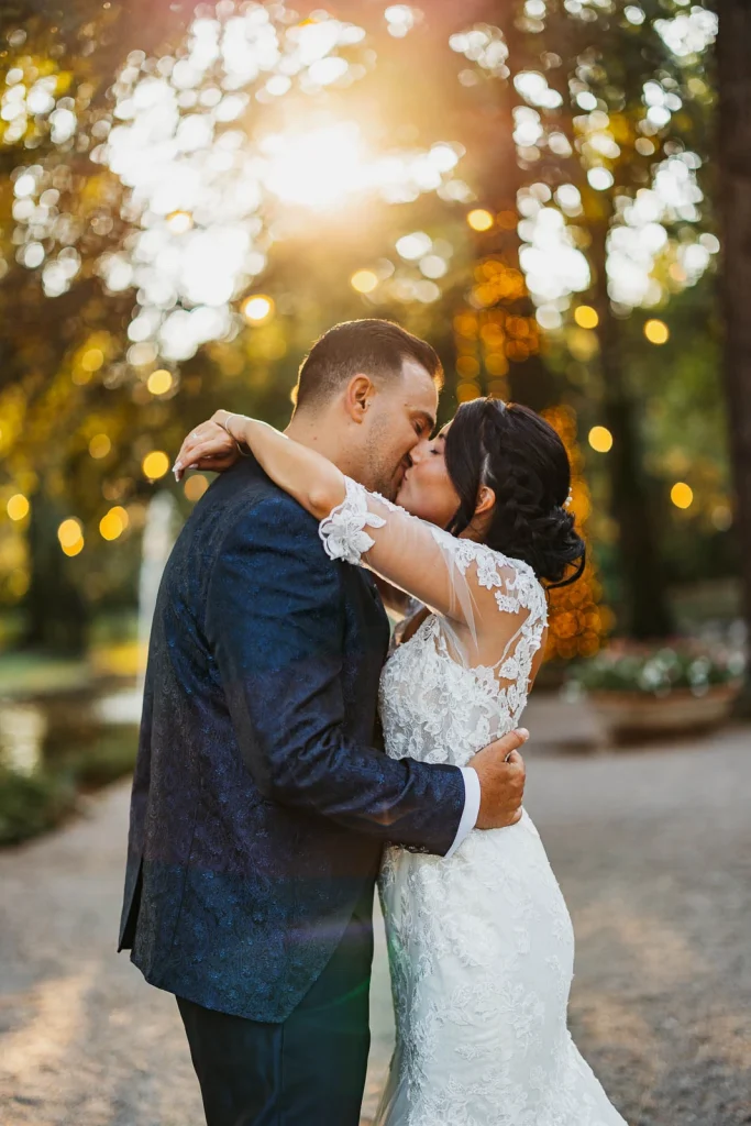 First dance of the couple in the garden