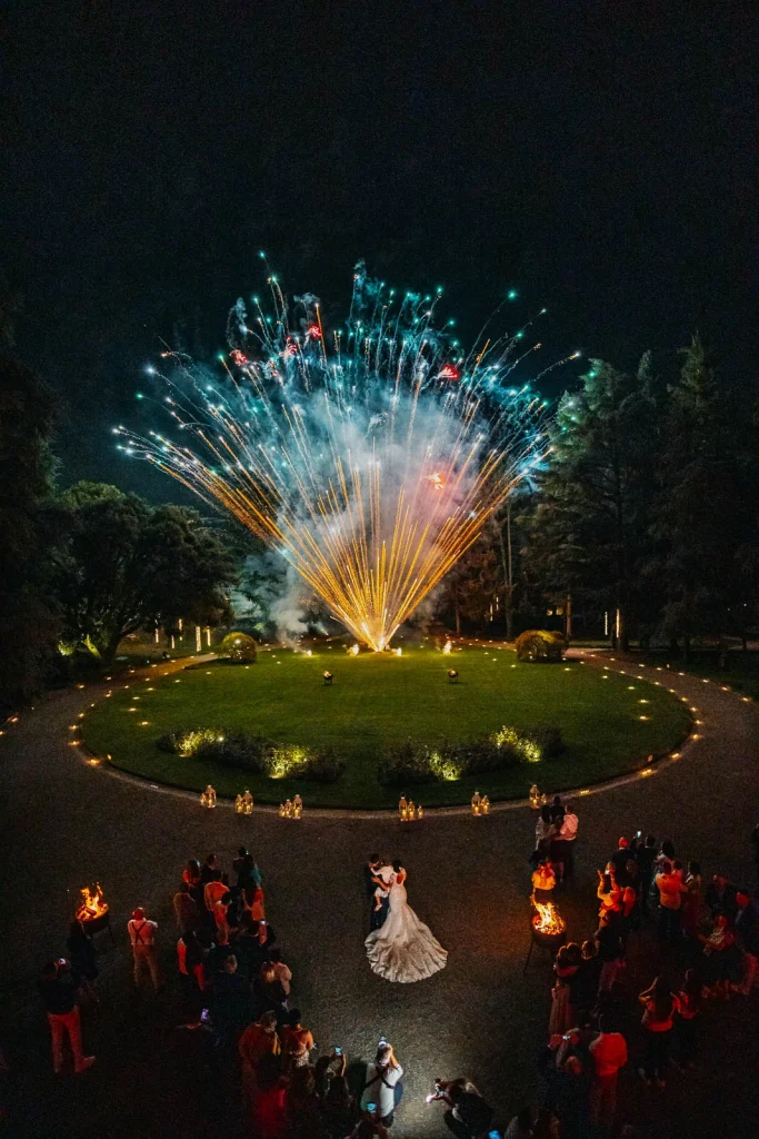 Illuminated fountain show in Villa Acquaroli’s garden