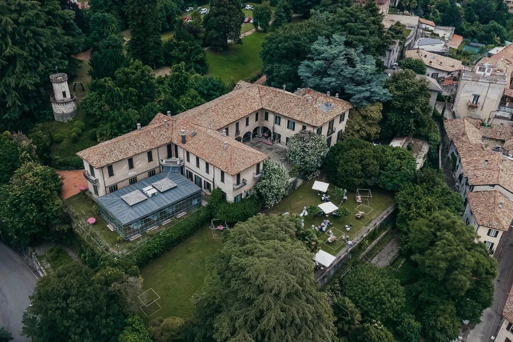 Matrimonio da Sogno in Villa Le Due Torrette a Erba: l’eleganza di sposarsi a Como 2 Dream Wedding at Villa Le Due Torrette in Erba The Elegance of a Lake Como Celebration Alice e Andrea 290624 2 1