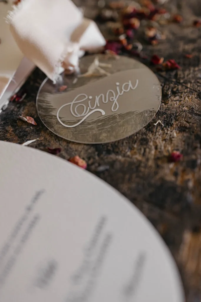 Custom engraved wooden tag with bride's name Cinzia on wedding details