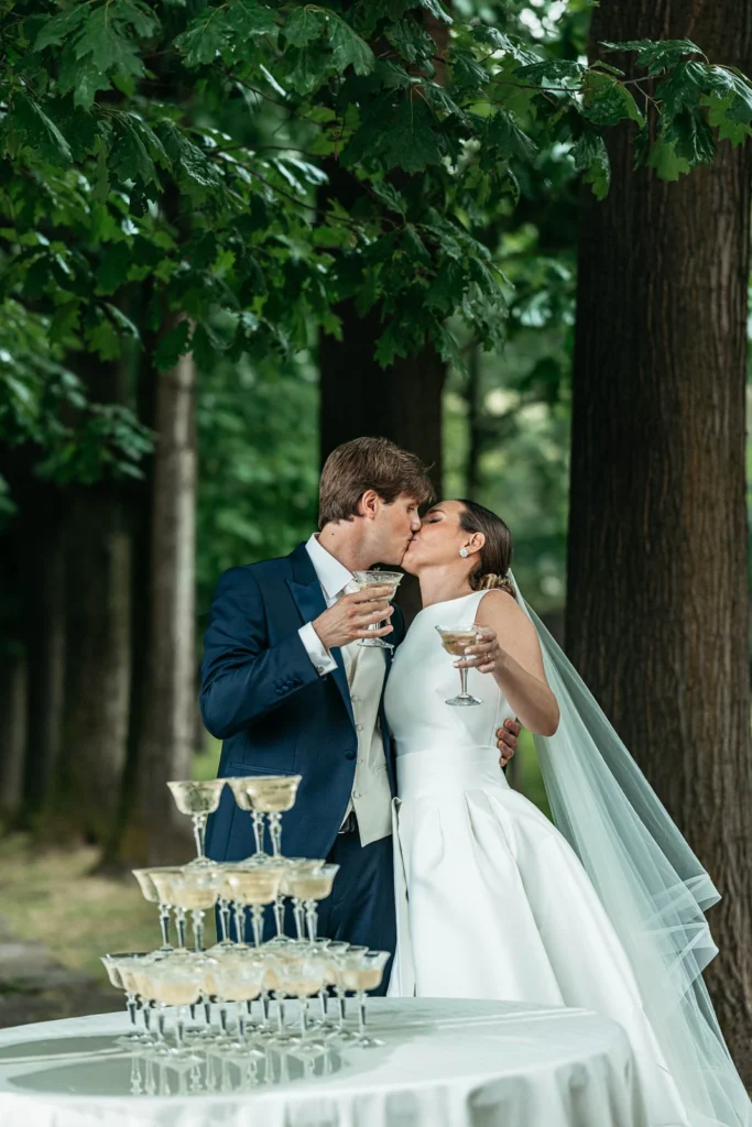 40 villa gandini sposi bacio brindisi champagne