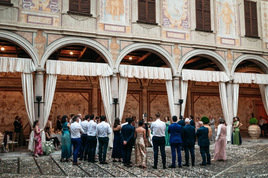 59 villa gandini cortile porticato cori invitati